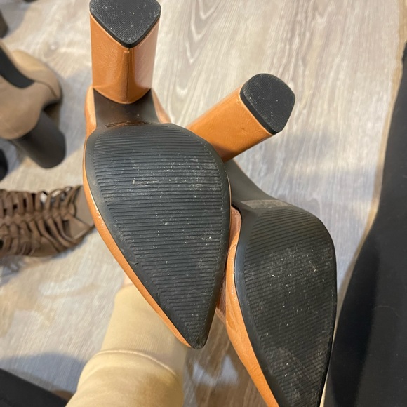 Pink boots! 🩷 - Picture 4 of 4